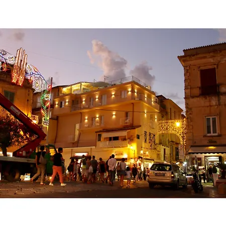 Townhouse 4*