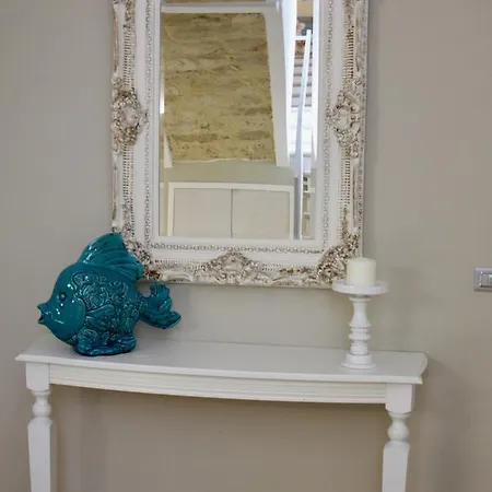 Townhouse Bed & Breakfast 4*