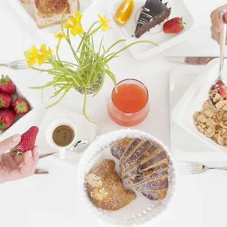 Townhouse Bed & Breakfast 4*