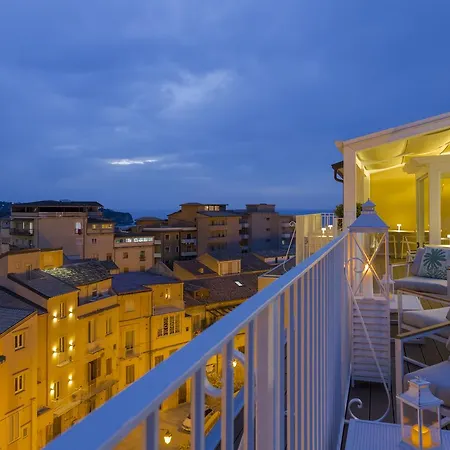 Bed & Breakfast Townhouse 4*